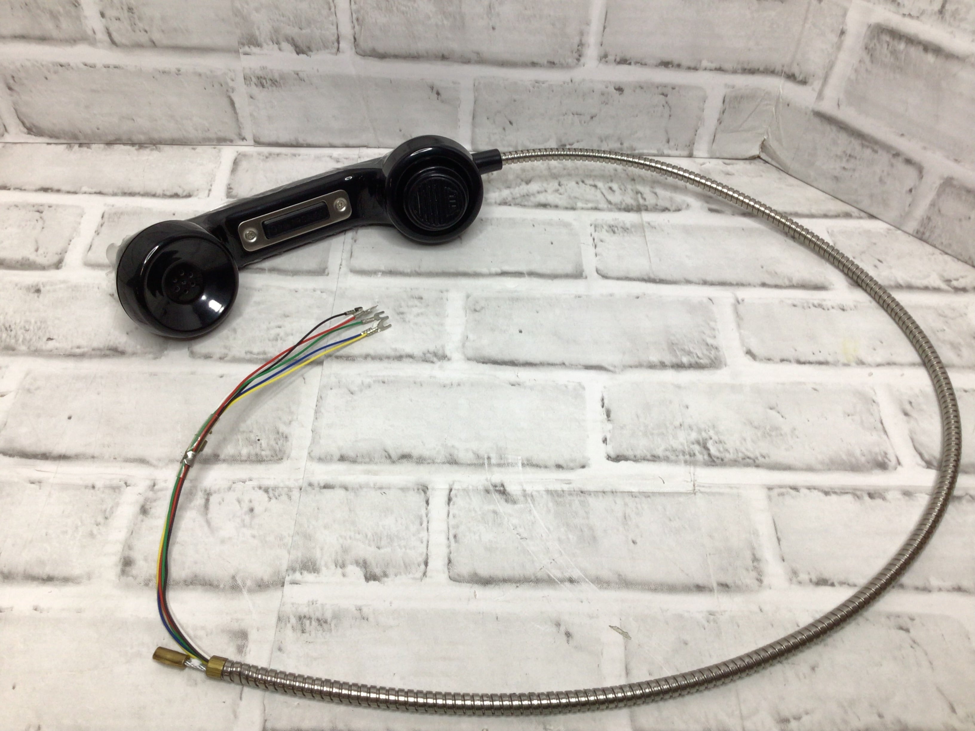 Hubbell Gai-Tronics 10117-003 Handset Kit,Black,Plastic (8174776811758)